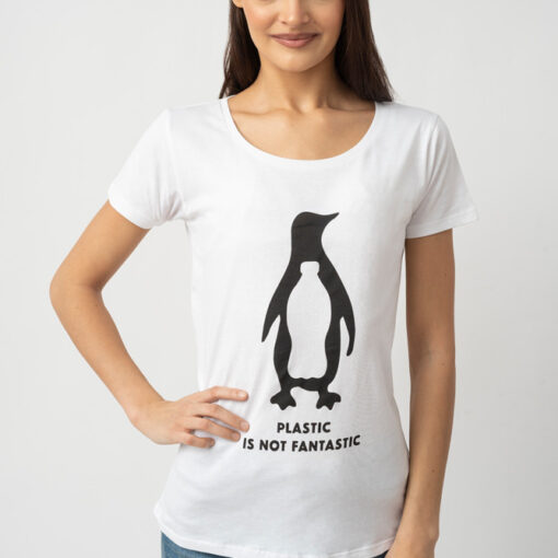 tshirt damski biały z bawełny organicznej z pingwinem i napisem plastic is not fantastic