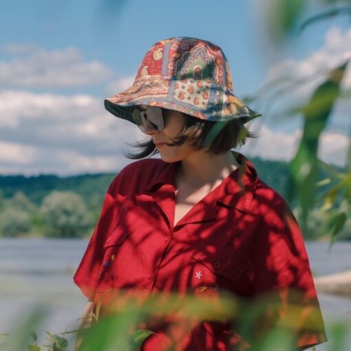 bucket hat we wzory z materiału z odzysku less waste
