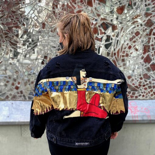 kurtka-z-boginia-egipska