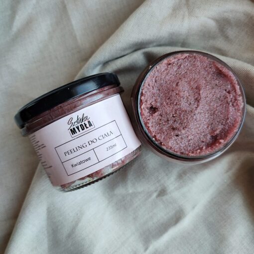 peeling do ciała kwiatowy w szklanym słoiczku, kosmetyk zero waste